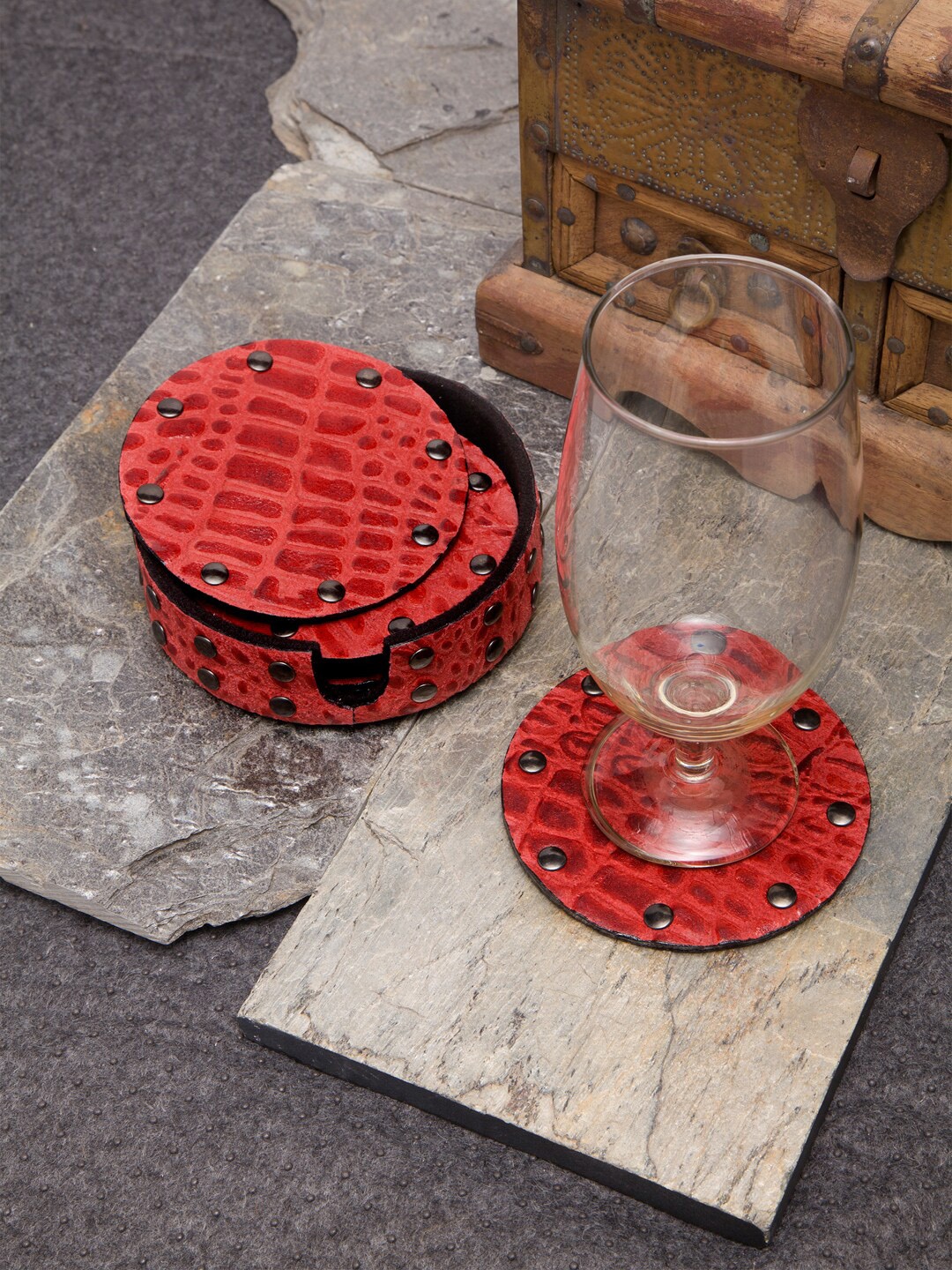 

IMUR Set Of 6 Red Textured Round Leather Coasters With Holder