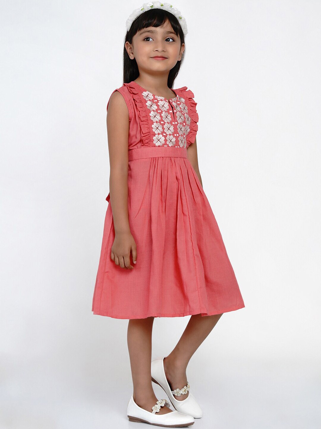 

Bitiya by Bhama Girls Peach-Coloured Floral Embroidered Dress