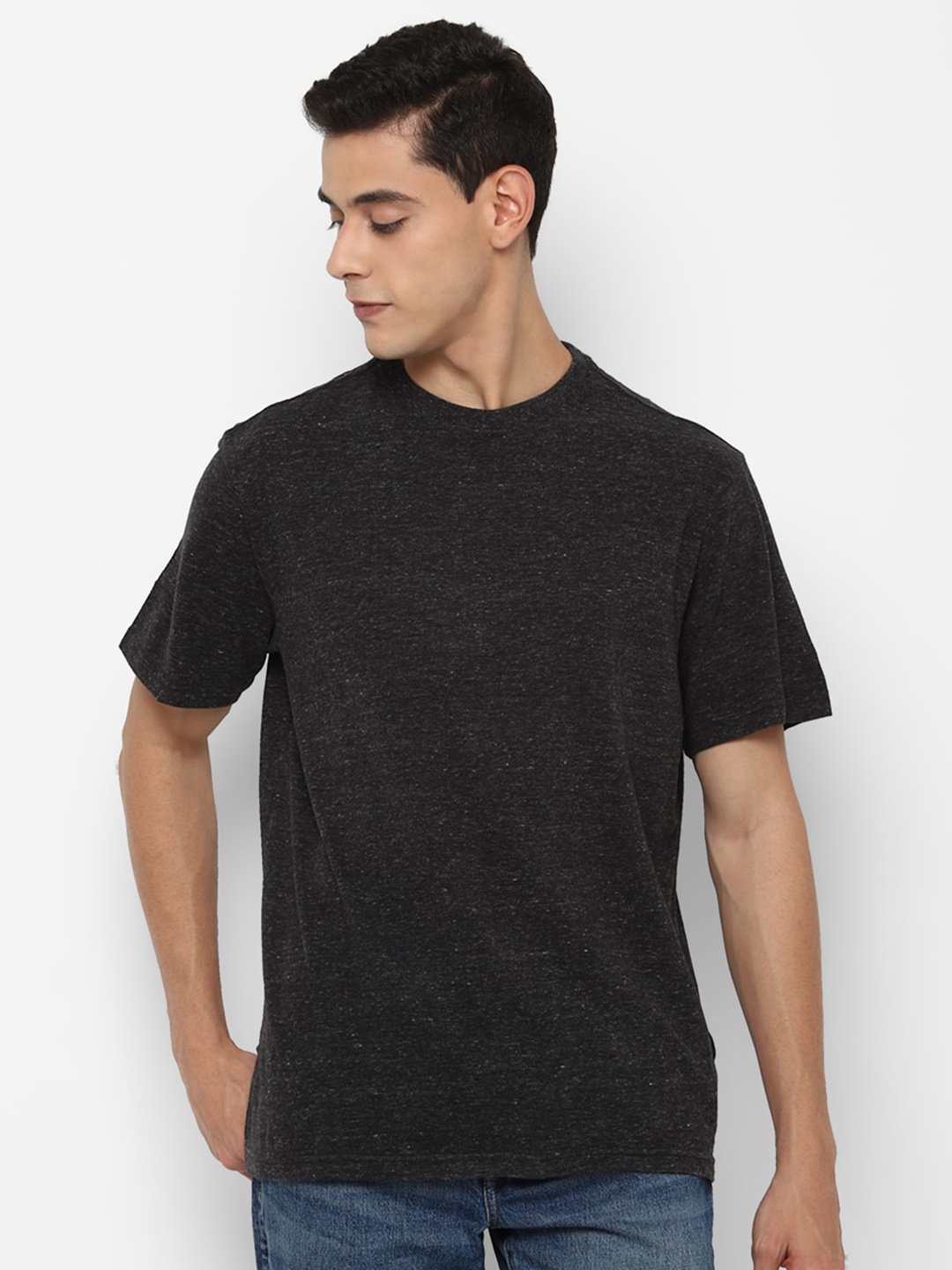 

AMERICAN EAGLE OUTFITTERS Men Charcoal Grey T-shirt