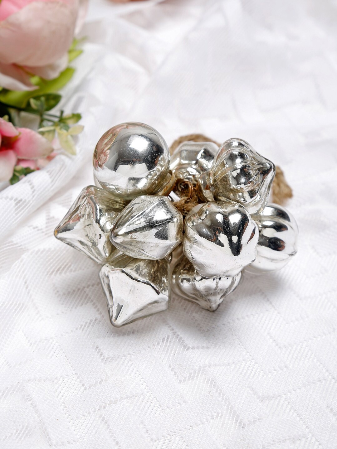 

Fabindia HD Acc Xmas Glass Eve Silver Showpiece