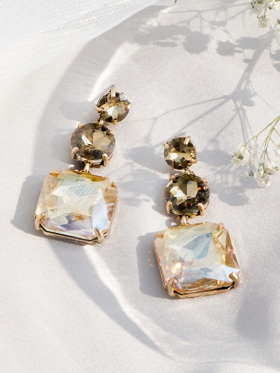 JOKER & WITCH Gold Contemporary Drop Earrings