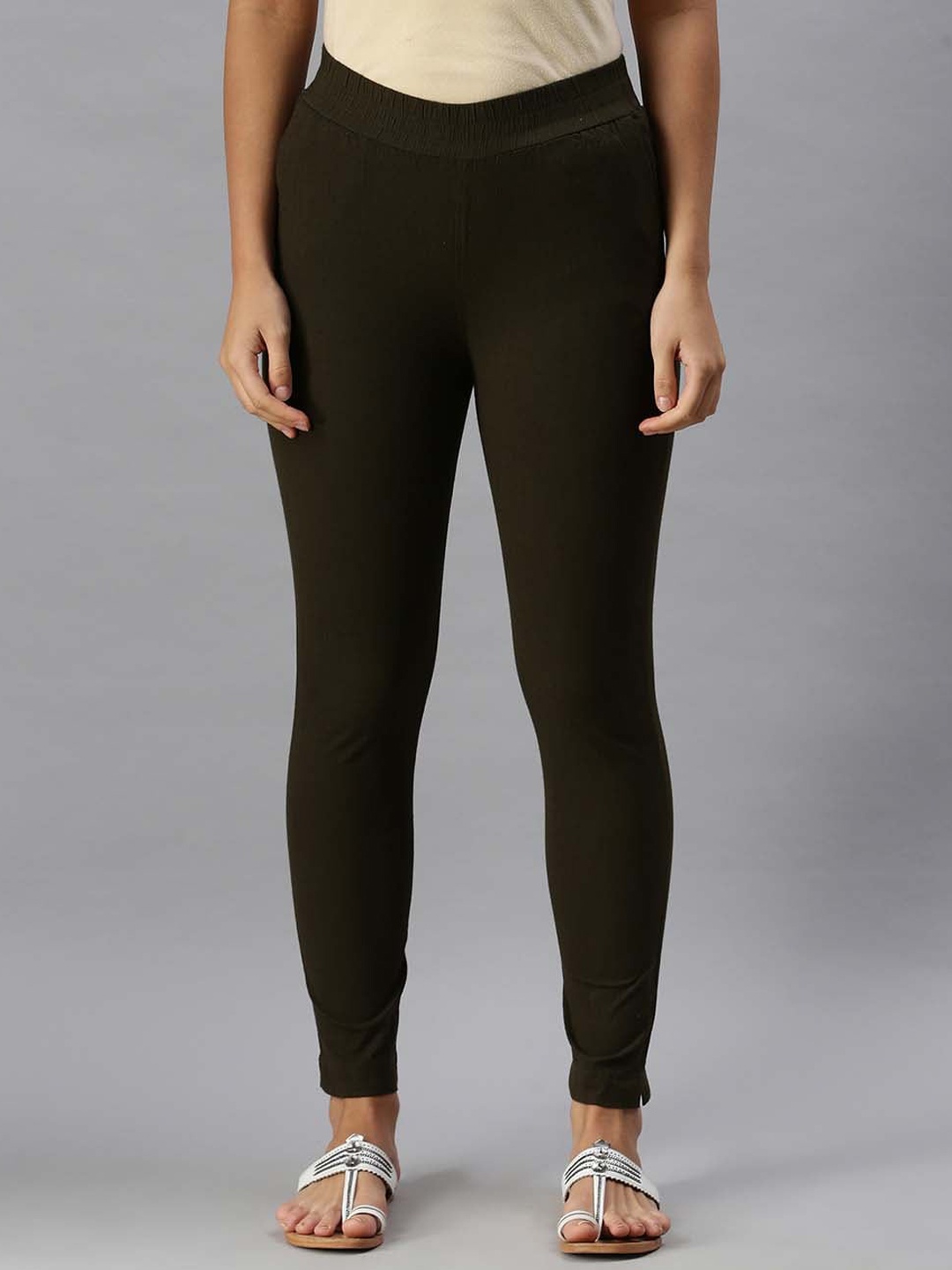 

Soch Women Green Pure Crepe Regular Trousers