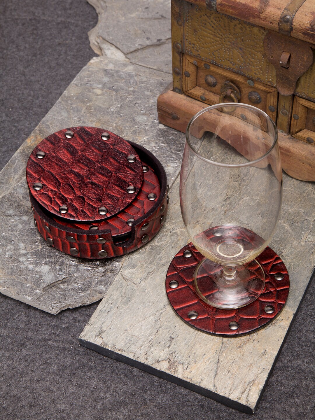 

IMUR Set Of 6 Maroon Textured Round Coasters