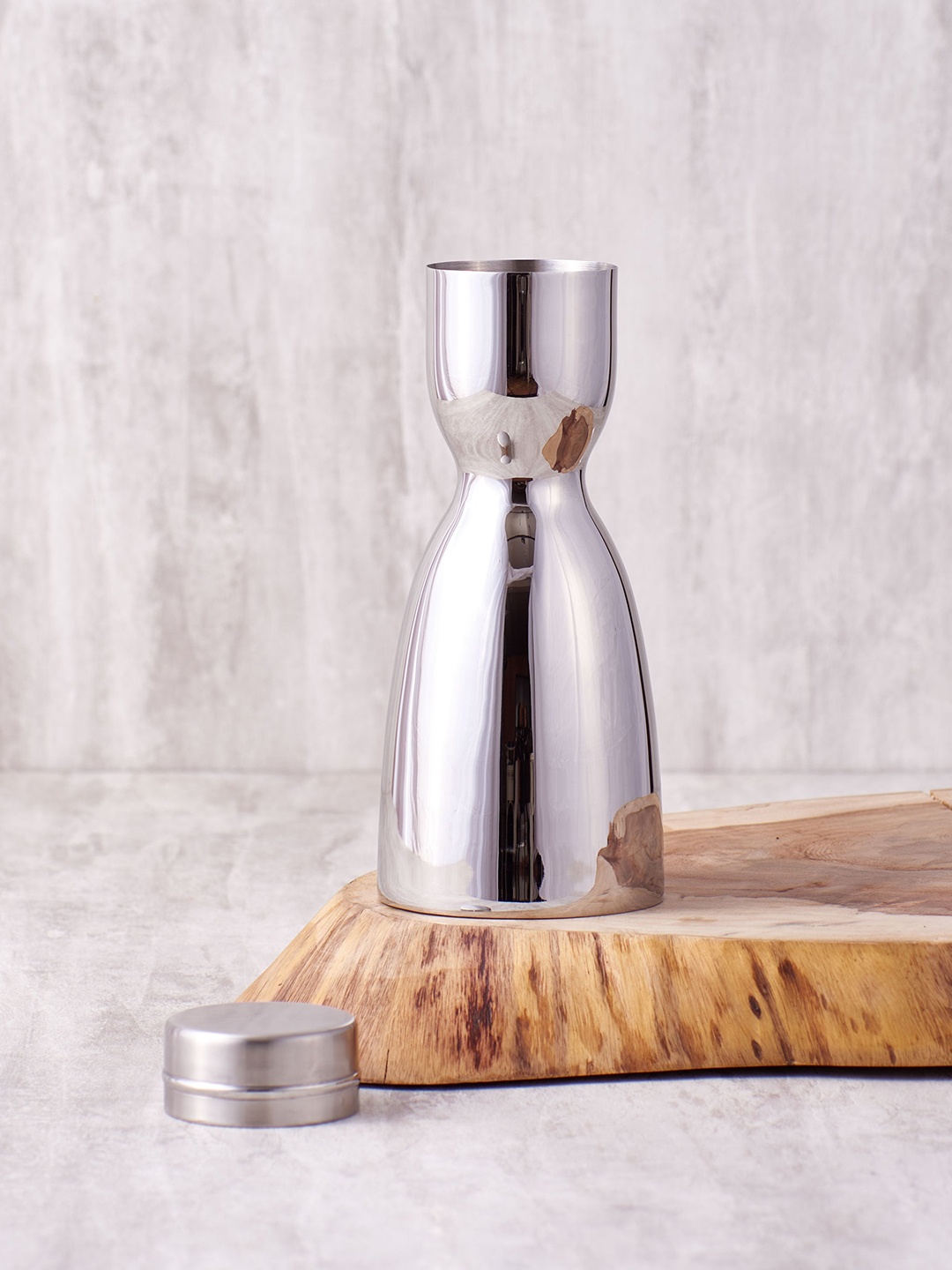 

ARTTDINOX Steel-Toned Solid Urban Kanthika Water Bottle