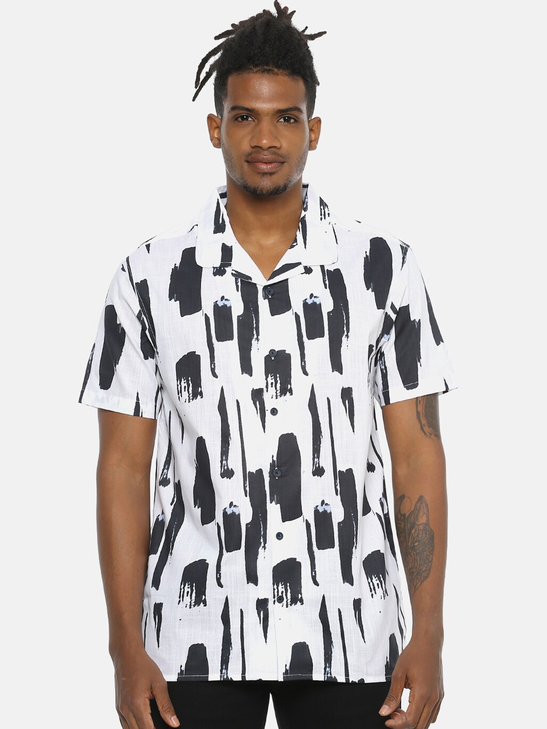 

Campus Sutra Men White & Black Printed Casual Shirt