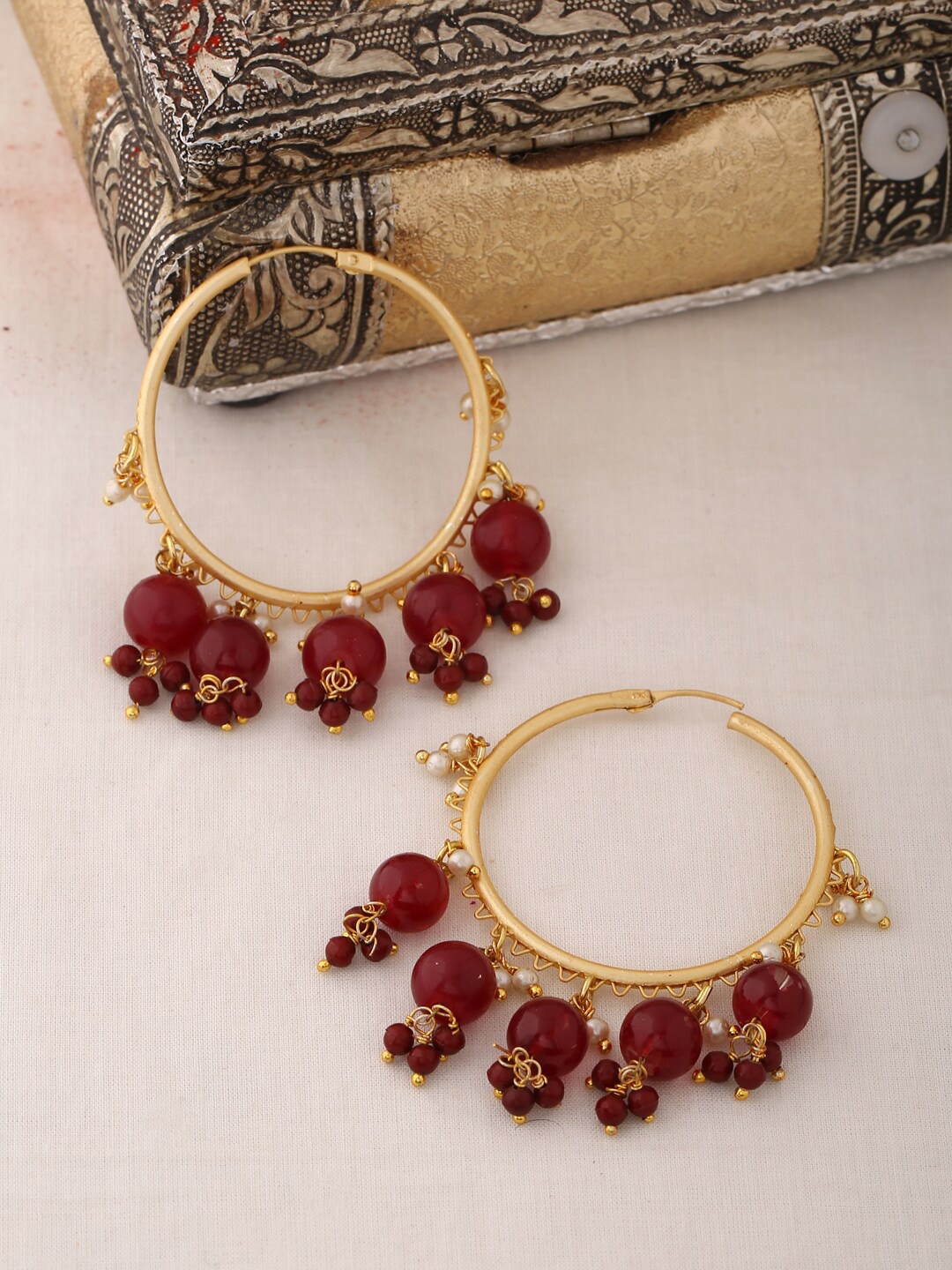 

Shoshaa Gold Contemporary Hoop Earrings