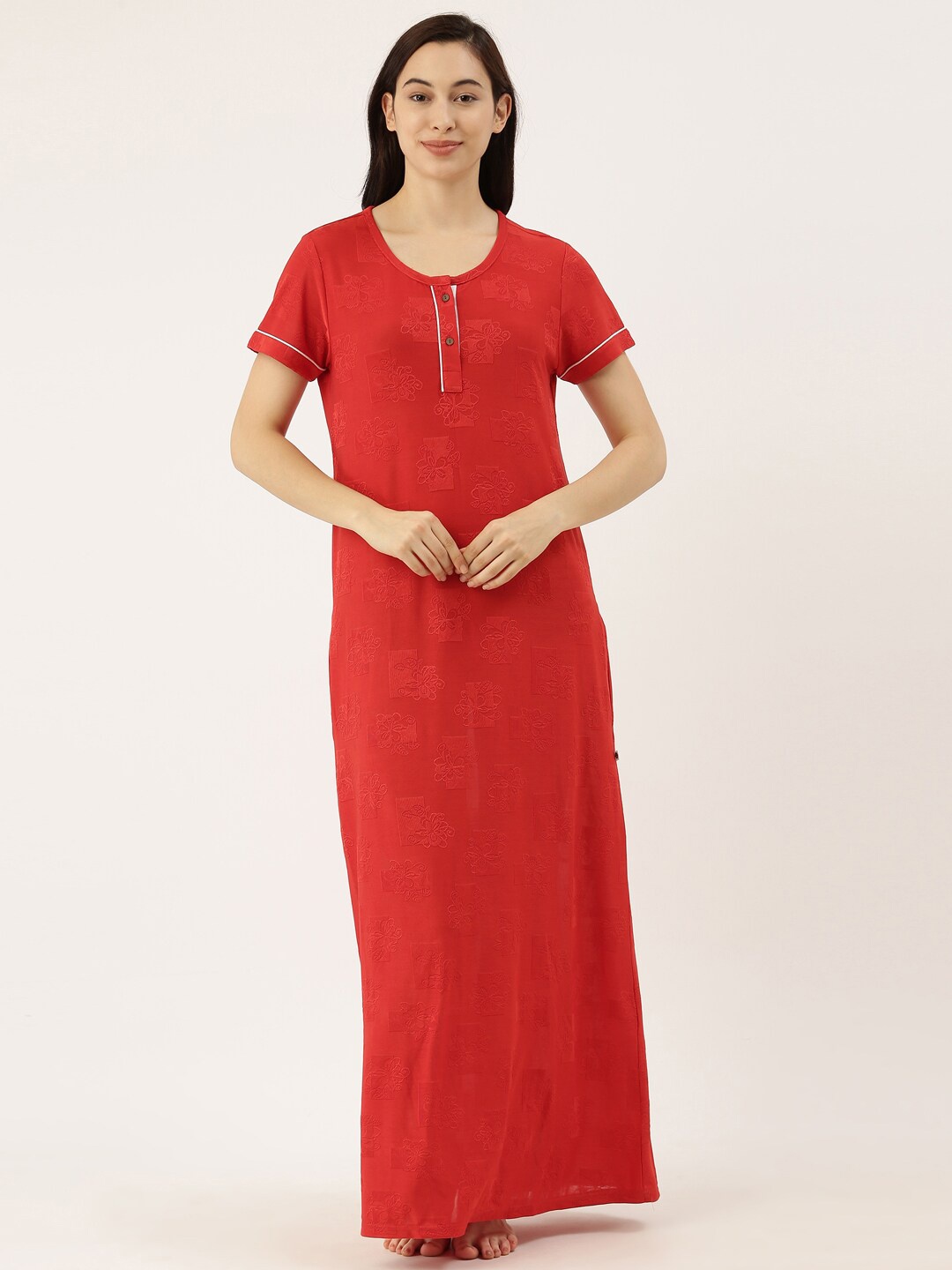 

Bannos Swagger Red Printed Maxi Nightdress