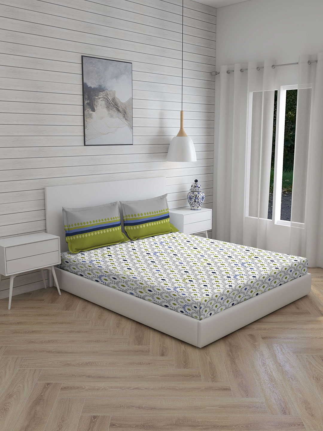 

Layers White & Grey Geometric 144 TC Cotton Queen Bedsheet with 2 Pillow Covers