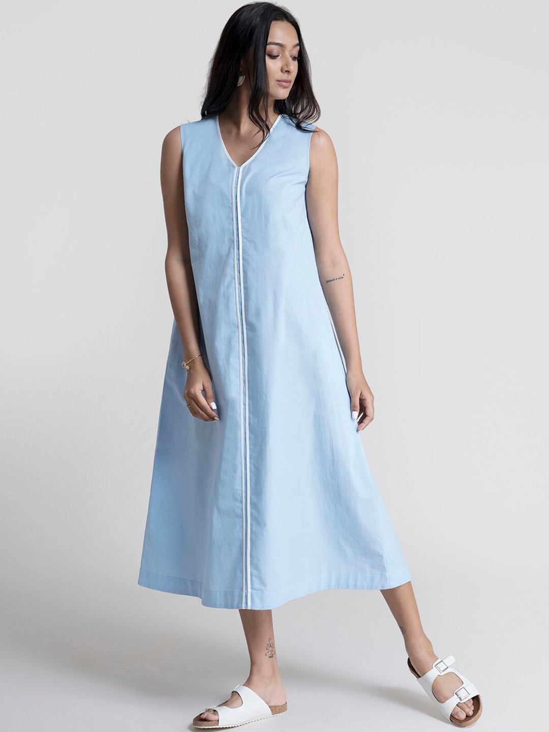 

FableStreet Blue Colourblocked A-Line Midi Dress
