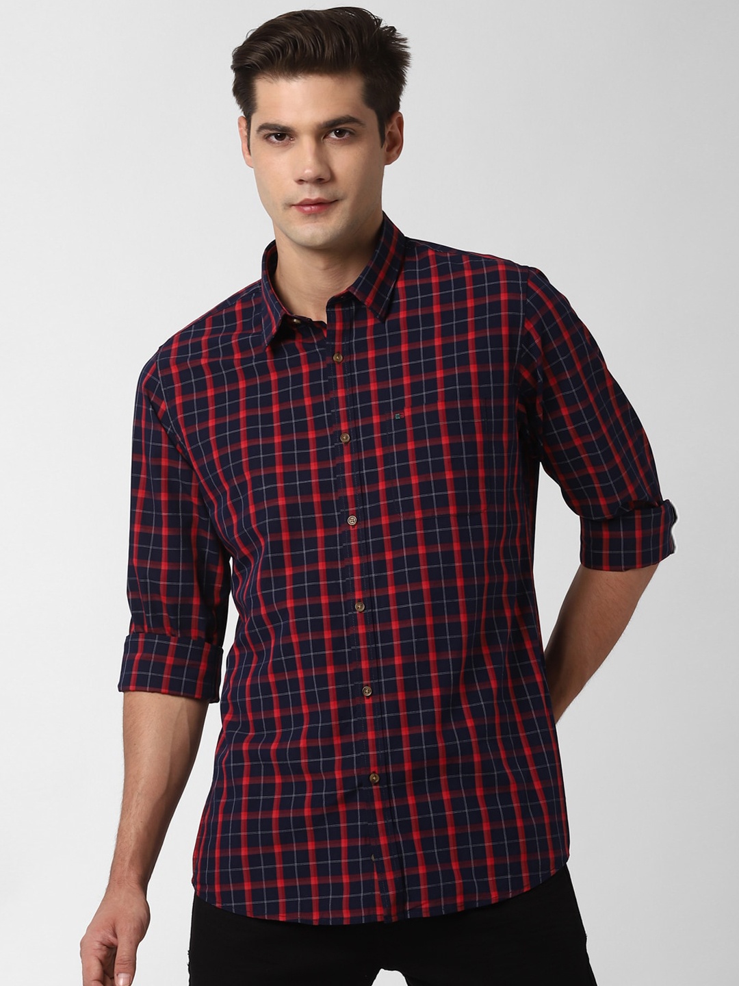 

Peter England Casuals Men Navy Blue Slim Fit Checked Cotton Casual Shirt