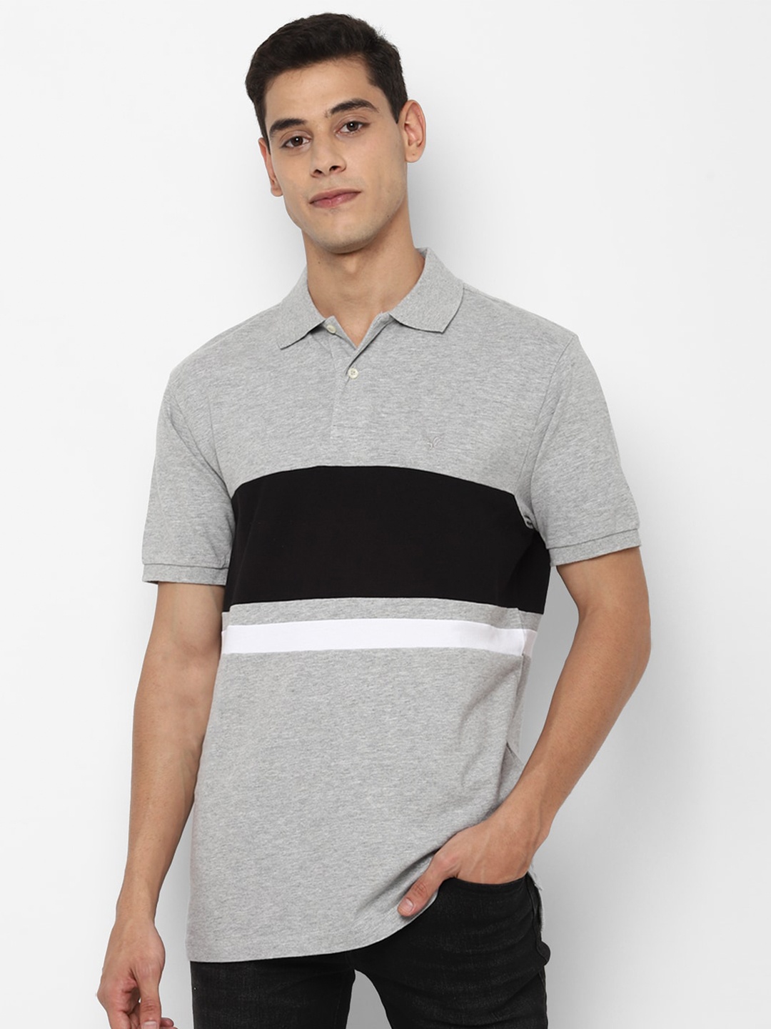 

AMERICAN EAGLE OUTFITTERS Men Grey & Black Colourblocked Polo Collar T-shirt