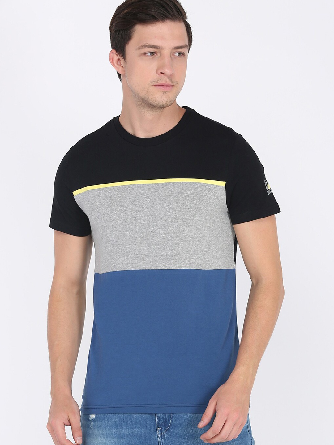 

Lee Men Navy Blue Colourblocked Crew Neck T-shirt