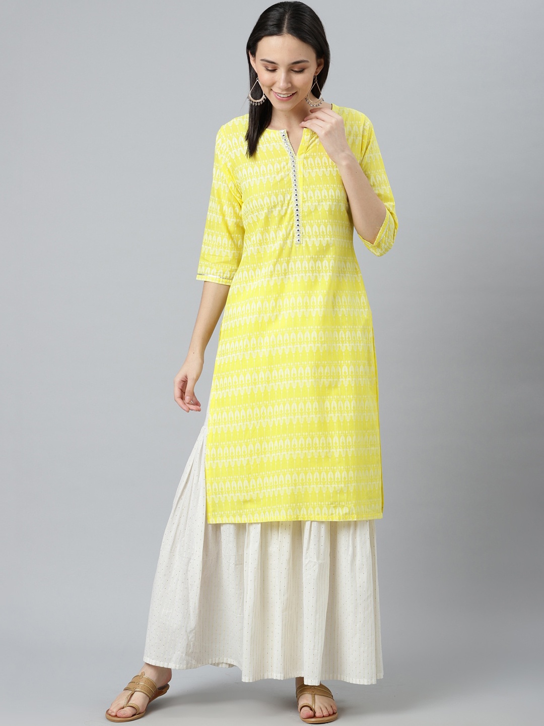 

Libas Women Yellow Geometric Thread Work Anarkali Kurta