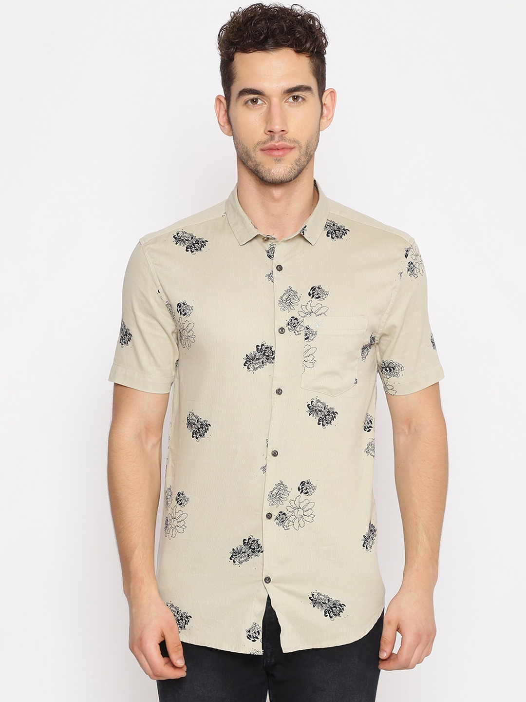 

SHOWOFF Men Beige Slim Fit Floral Printed Casual Shirt