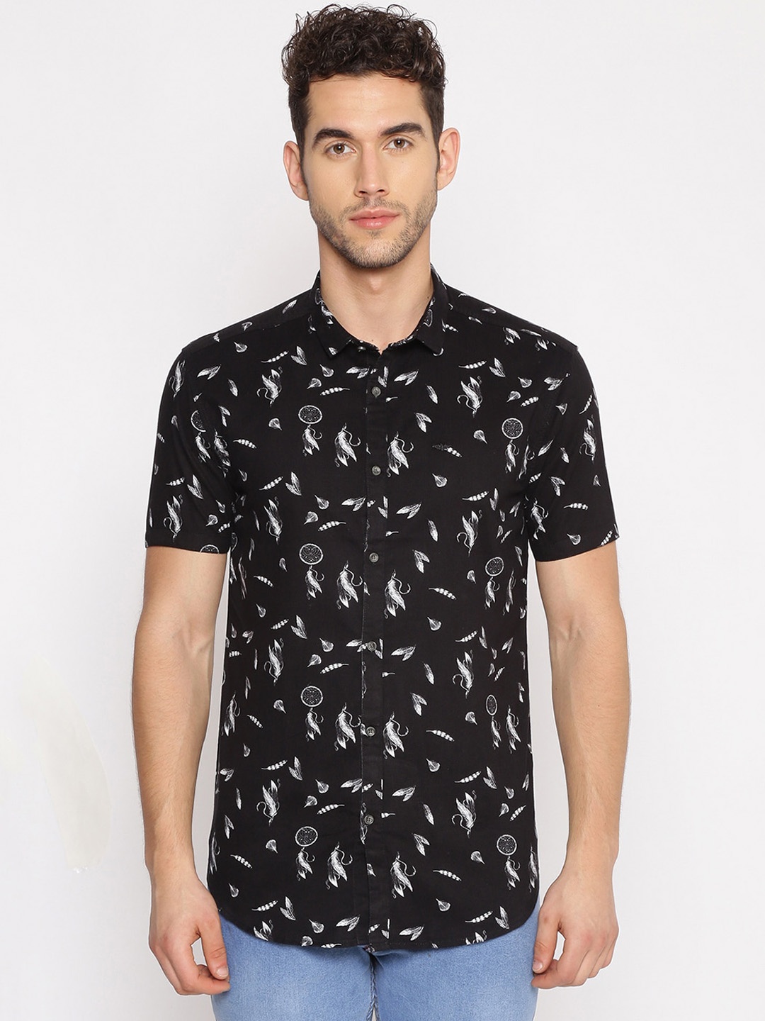 

SHOWOFF Men Black Comfort Slim Fit Printed Casual Shirt
