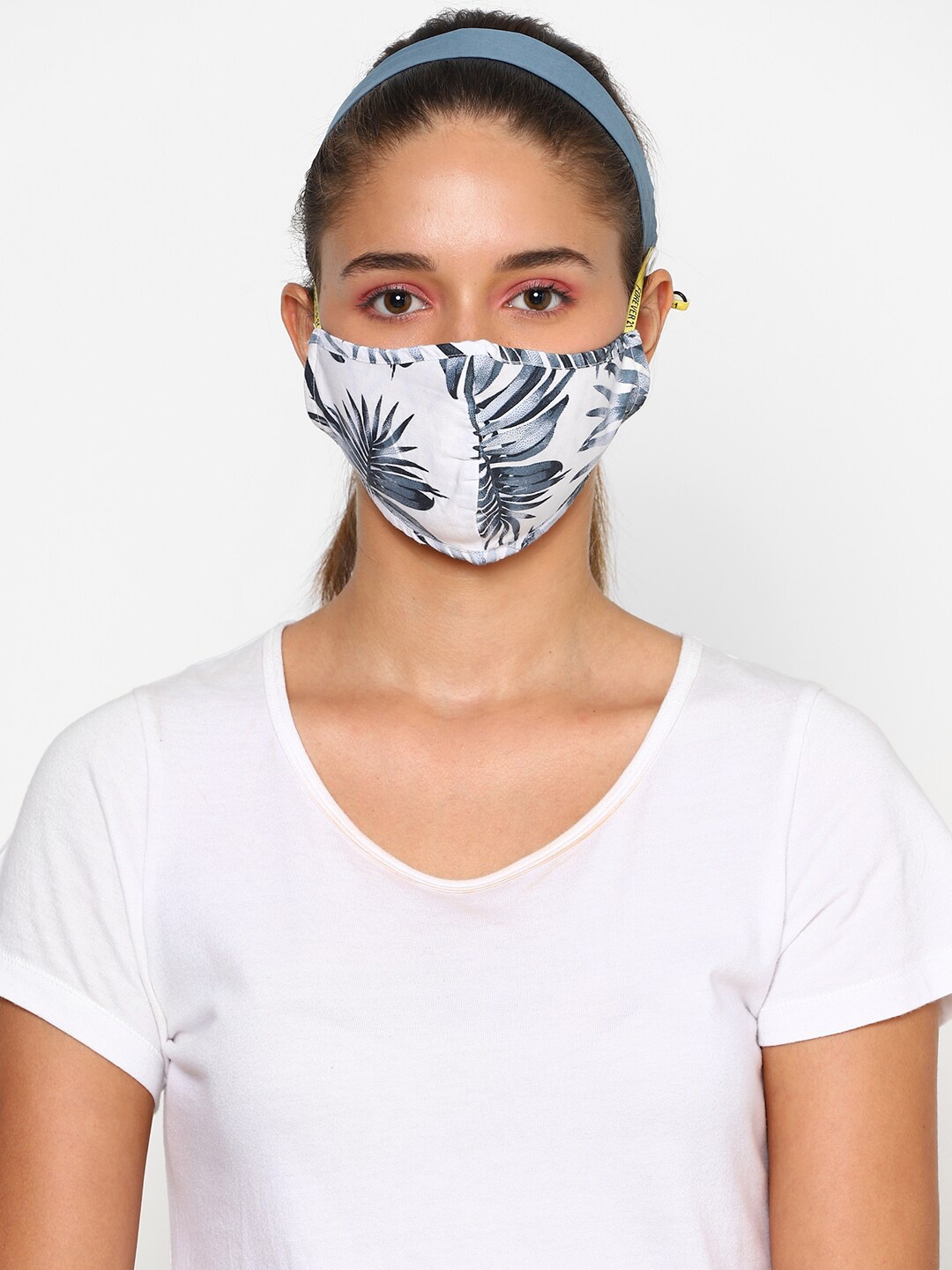 

FOREVER 21 Women White & Green Printed 2-Ply Outdoor Mask