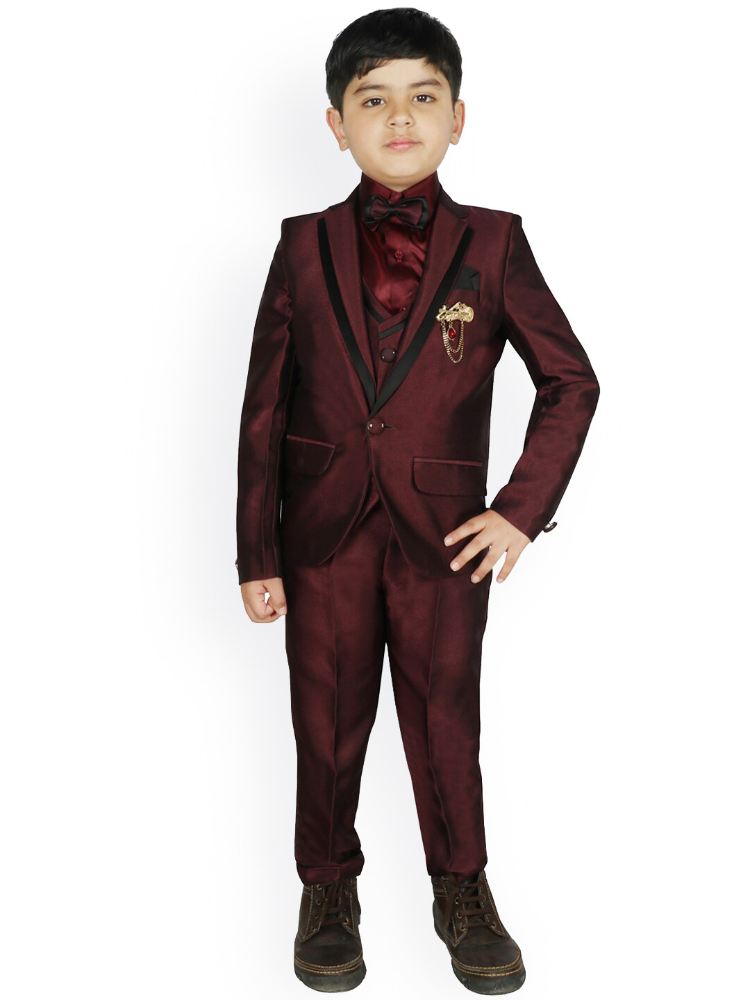

SG YUVRAJ Boys Maroon Solid Single-Breasted Party Suit