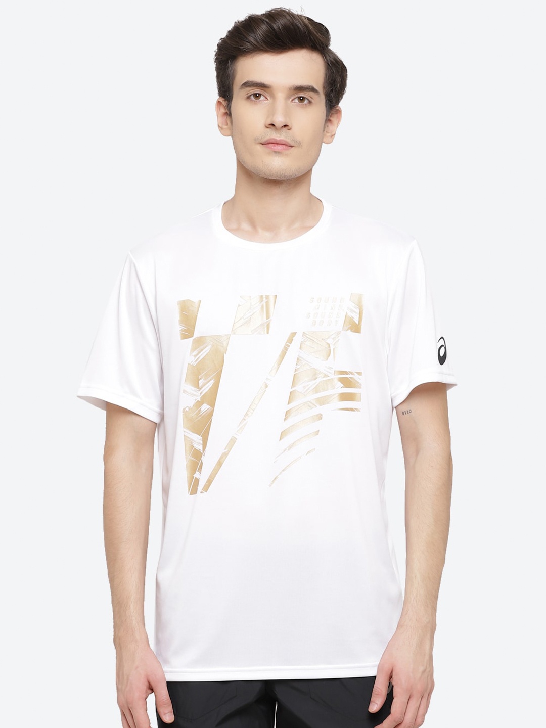 

ASICS Men White Printed T&F GRAPHIC T-shirt