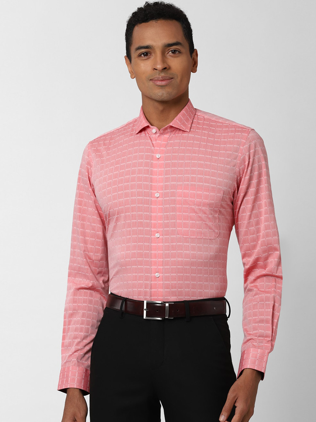 

Peter England Men Pink Slim Fit Check Formal Shirt
