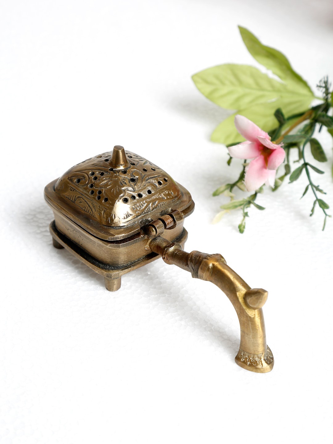 

Fabindia Assorted Brass Aroma Oil Diffuser