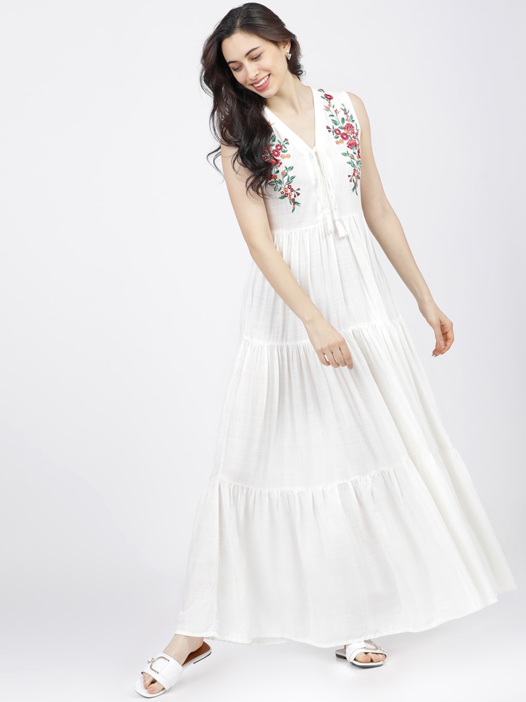 

Tokyo Talkies Women Off White Floral Maxi Dress
