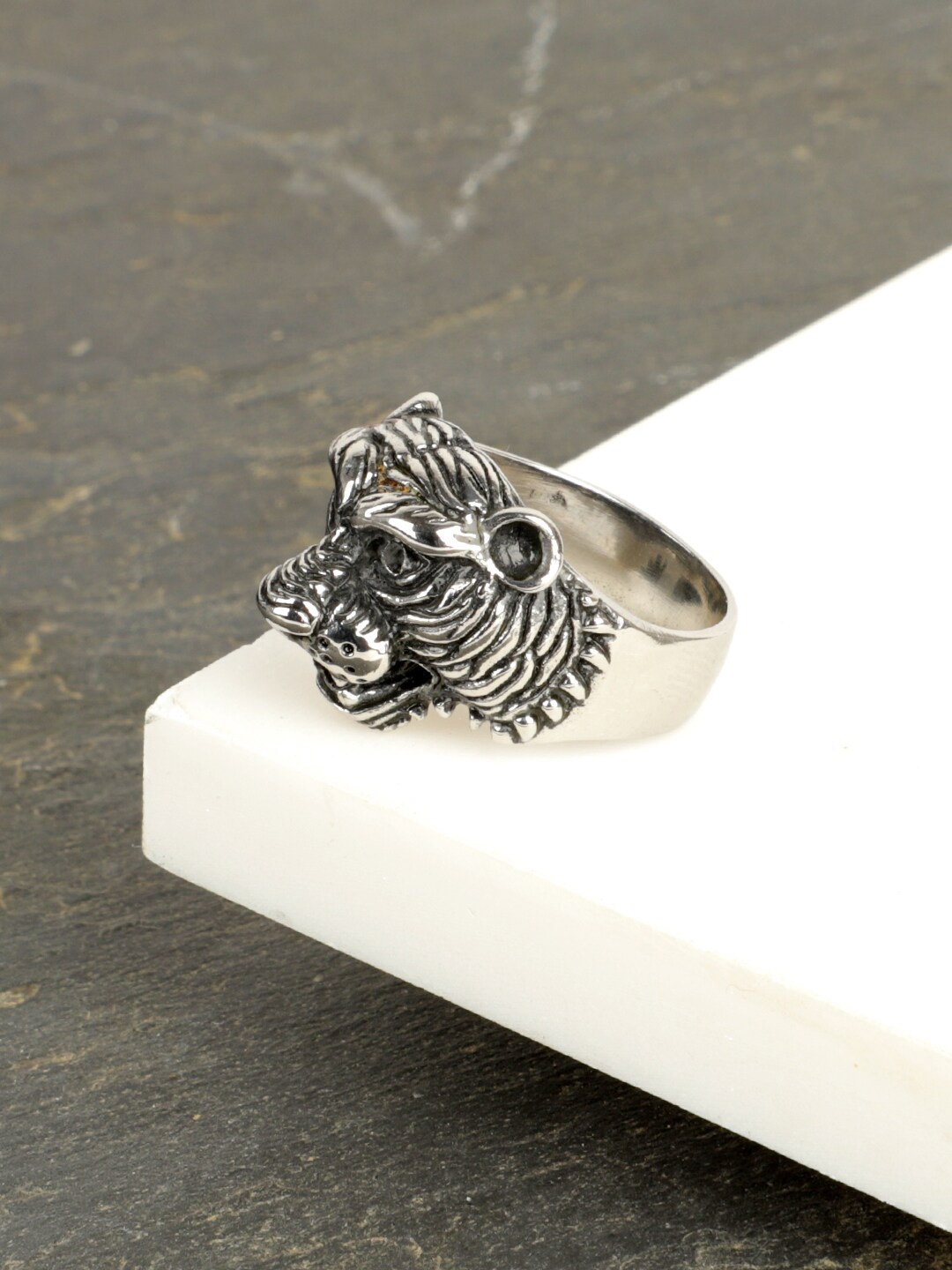 

Crunchy Fashion Oxidised Silver-Plated Finer Ring