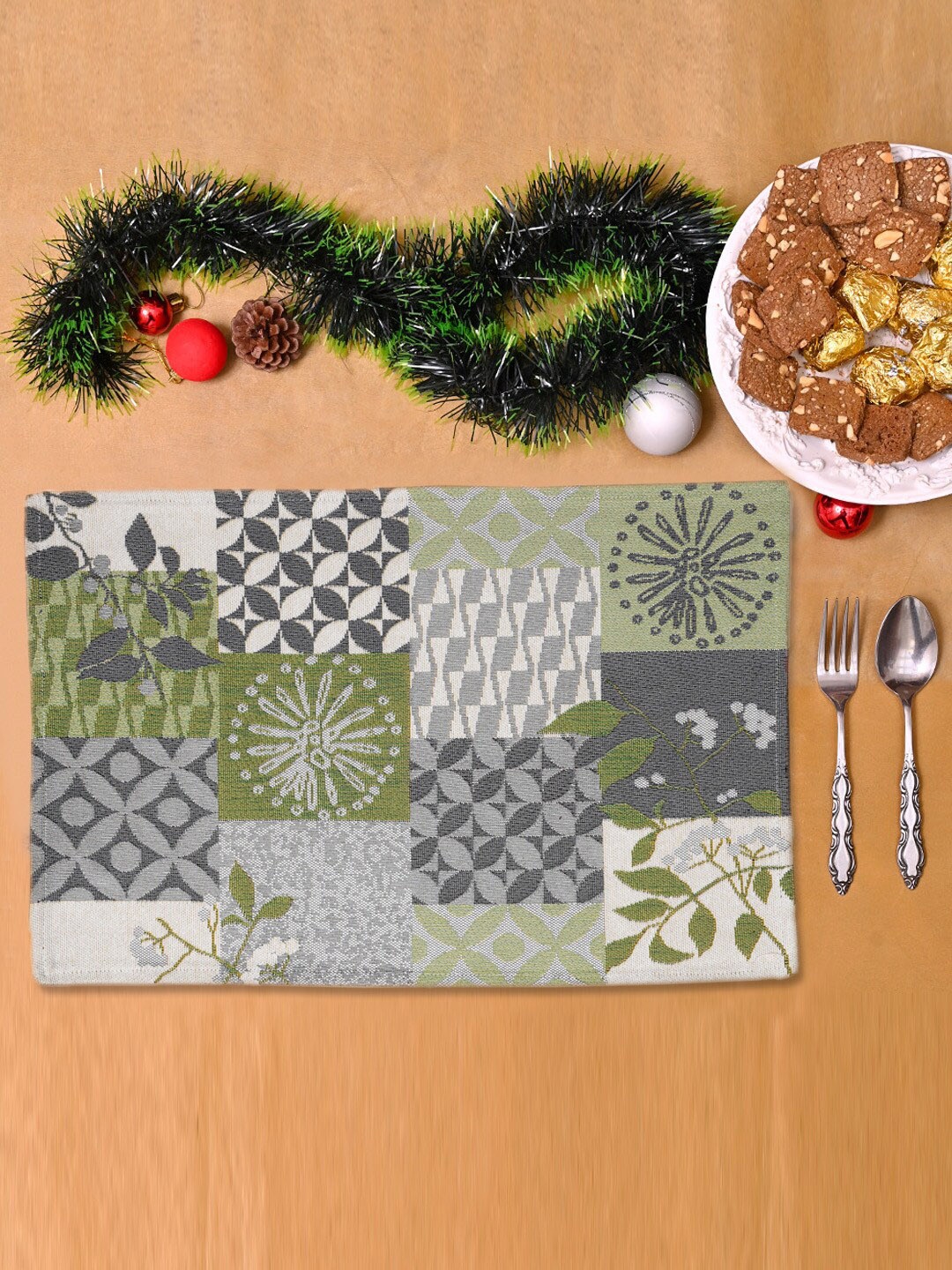

AVI Living Set Of 6 Green Jaquard Woven Table Placemats
