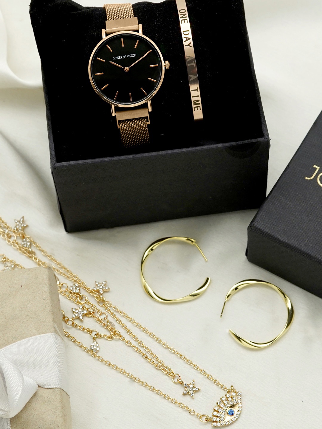 

JOKER & WITCH Women Gold-Toned & Black Stand By Me Love Stack Watch Gift Set JWLS197