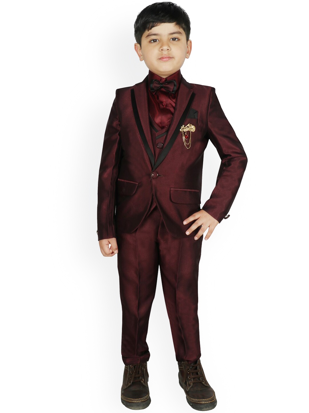 

SG YUVRAJ Boys Maroon Solid Single-Breasted Party Suit