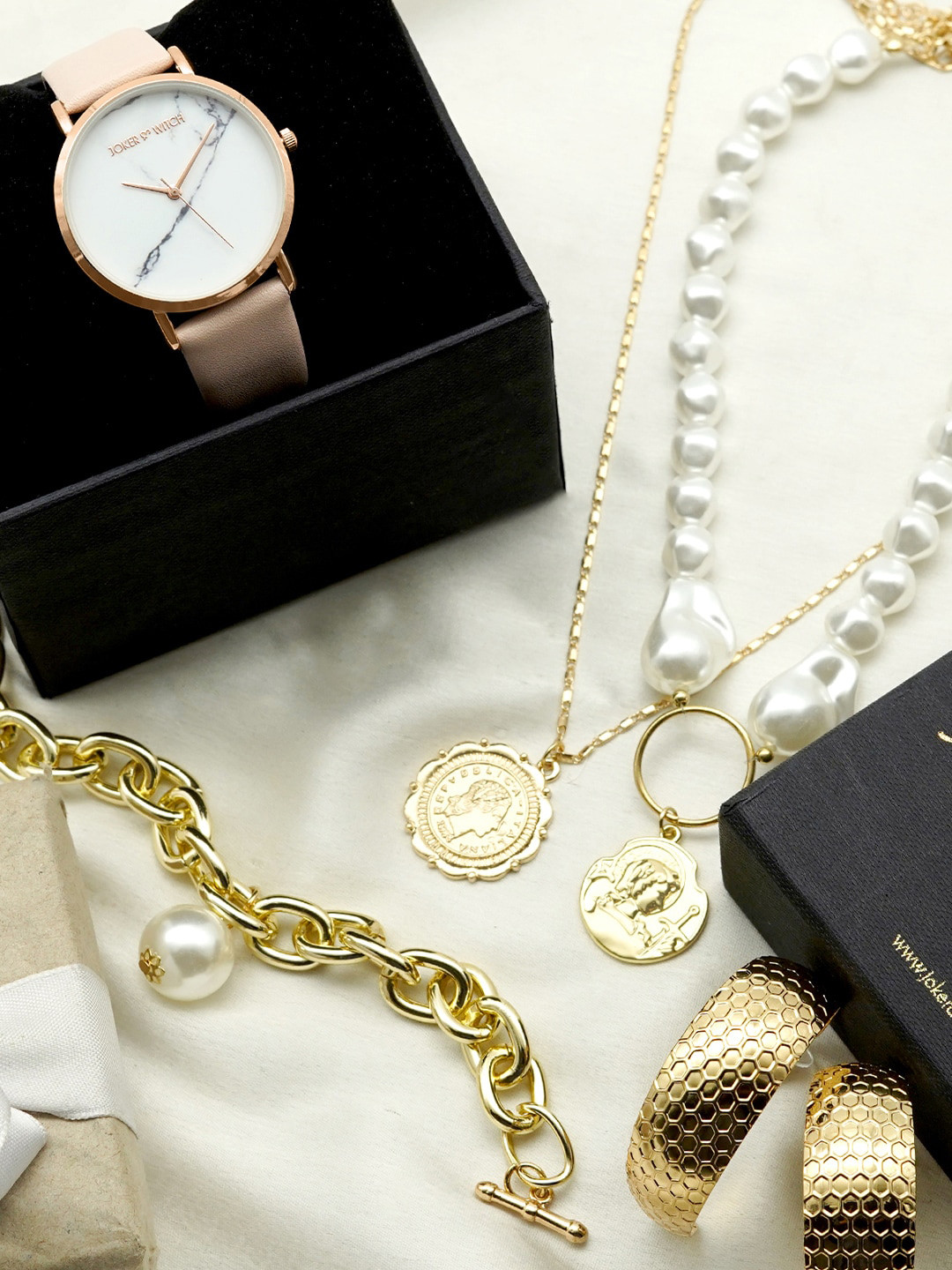 

JOKER & WITCH Women White & Gold-Toned Last Christmas Love Stack Watch Gift Set JWLS169