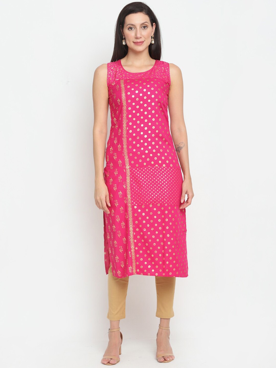 

Lovely Lady Women Magenta Ethnic Motifs Foil Printed Sleeveless Staright Kurta