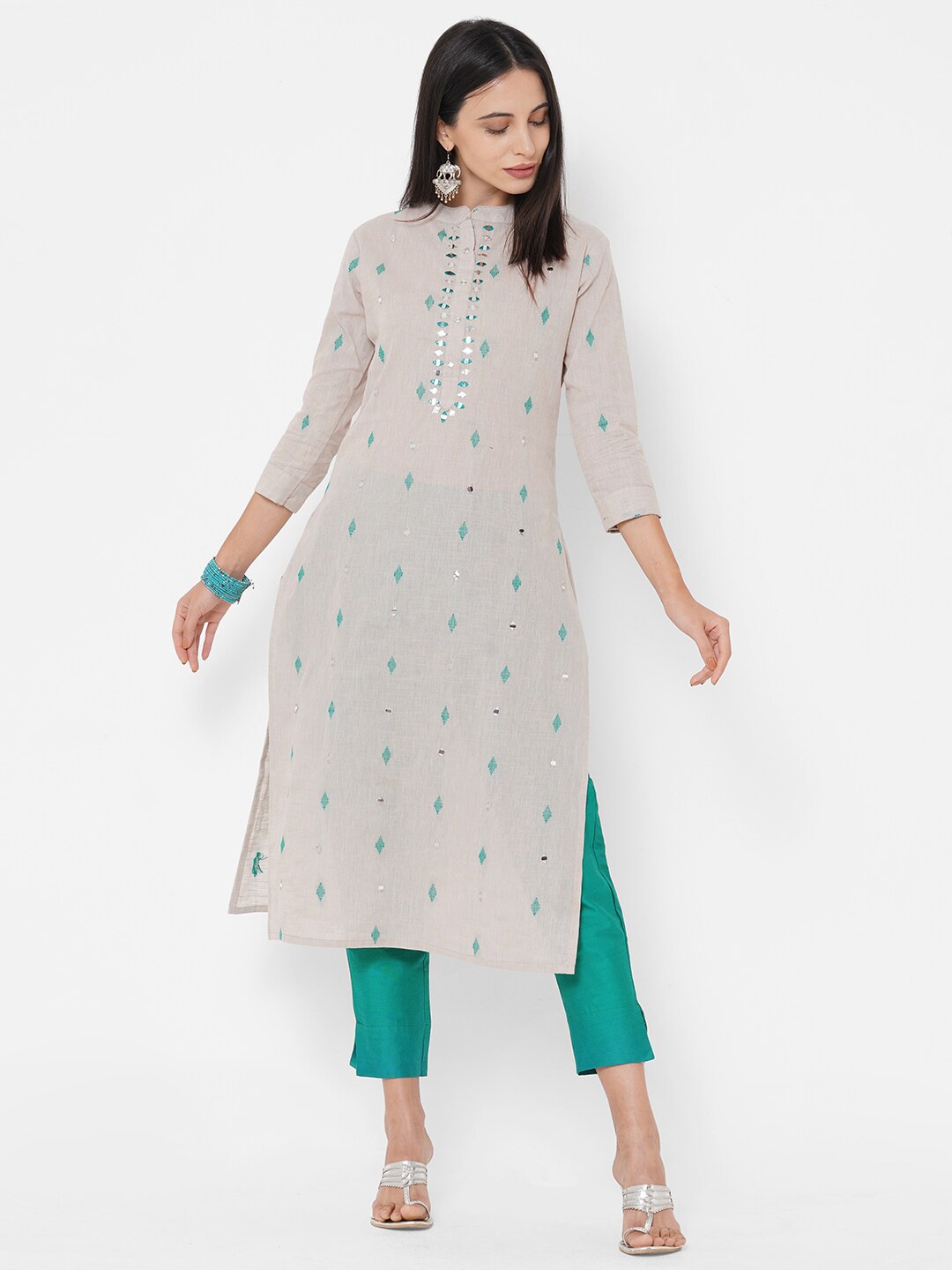 

FASHOR Women Cream-Coloured Geometric Embroidered Kurta