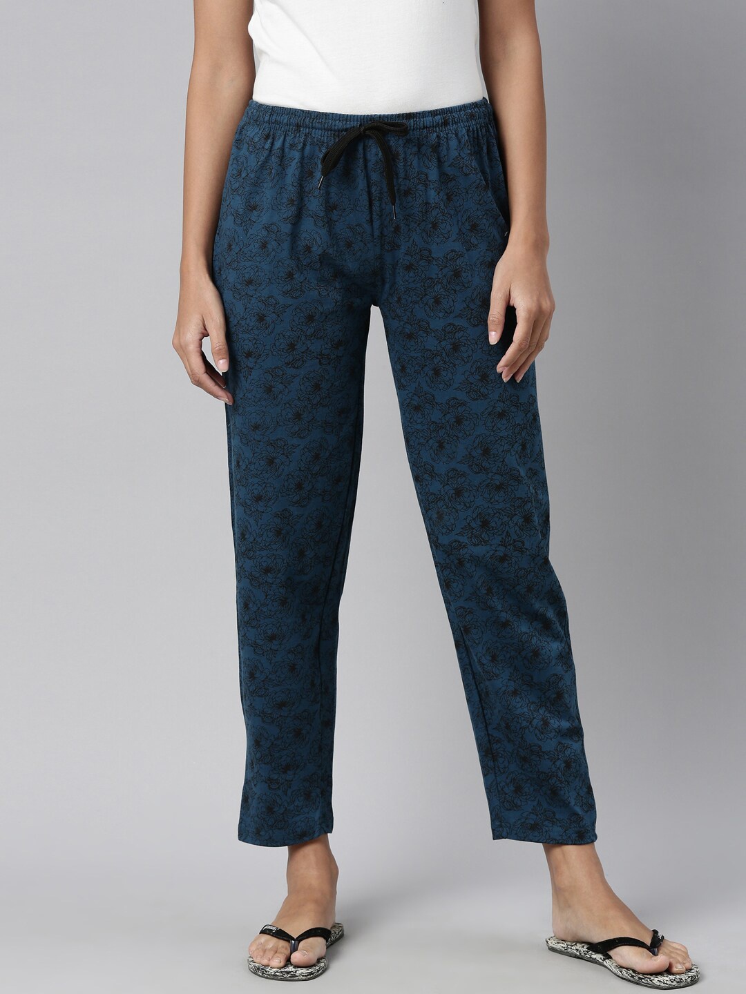 

Kryptic Women Pure Cotton Relaxed Fit Printed Lounge Pants, Teal