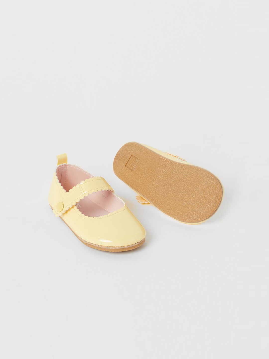

H&M Girls Yellow Patent Ballet Pumps