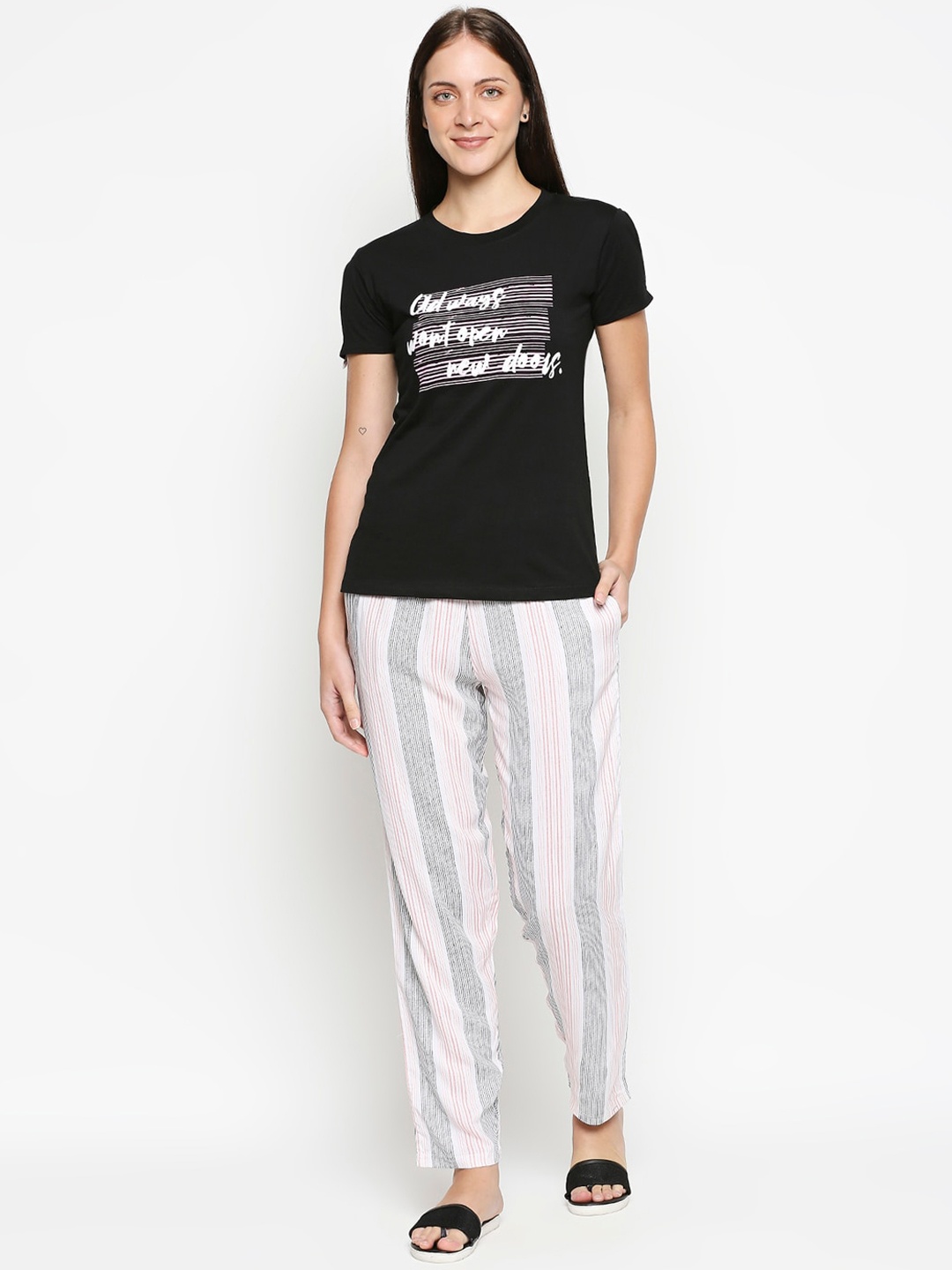 

XIN Women Black & Off White Printed Night suit
