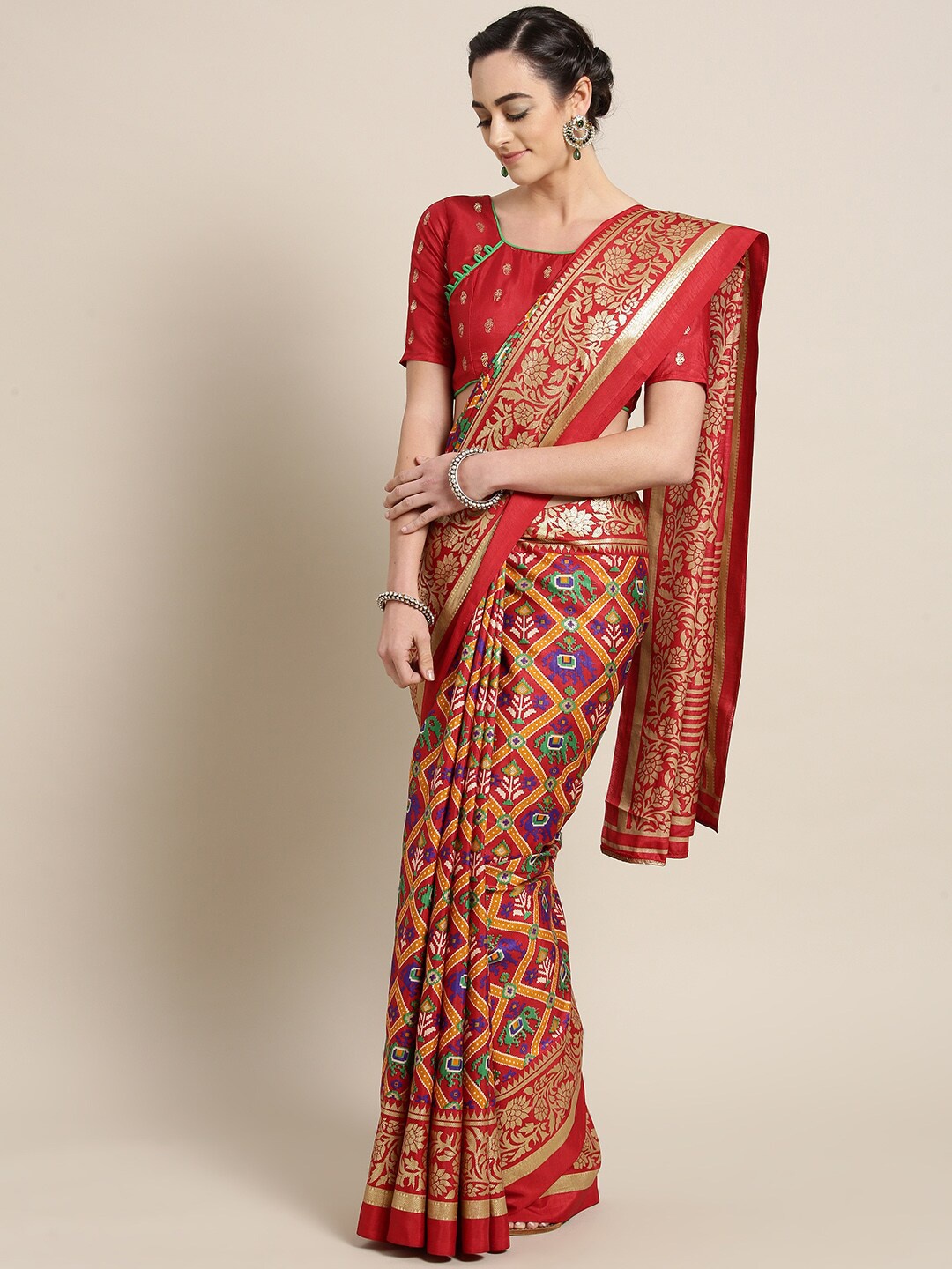 

Saree mall Red & Green Ethnic Motifs Silk Blend Kanjeevaram Sarees