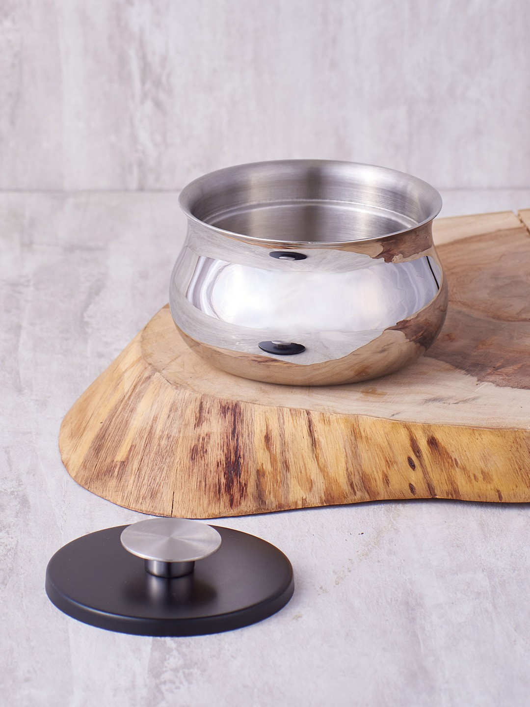 

ARTTDINOX Silver-Toned Doubly ' Double Wall Stainless Steel Glossy Bowl With Lid
