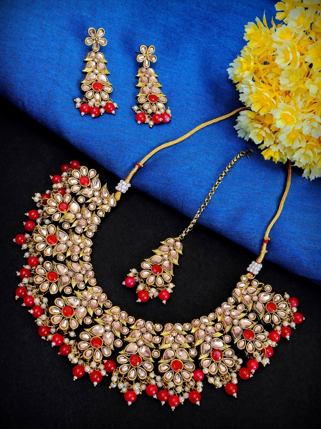 

Crunchy Fashion Gold-Plated Beige & Red Stone-Studded & Beaded Antique Jewellery Set