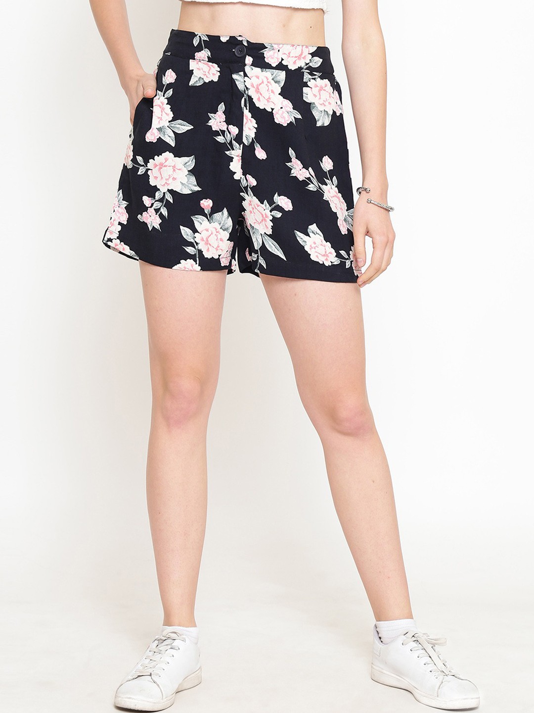 

Sera Women Black Floral Printed Loose Fit Mid-Rise Regular Shorts