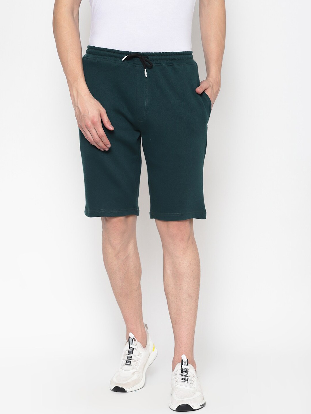 

PAUSE SPORT Men Green Slim Fit Mid-Rise Regular Shorts