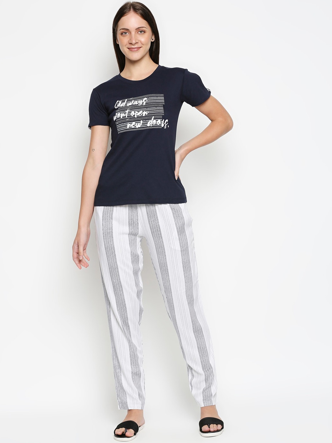 

XIN Women Navy Blue & White Printed Night suit