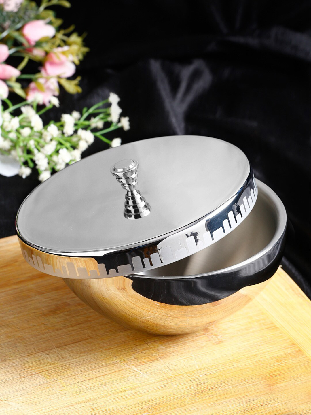 

ARTTDINOX Silver-Toned Stainless Steel Glossy Urban Horizon Bowl With Lid