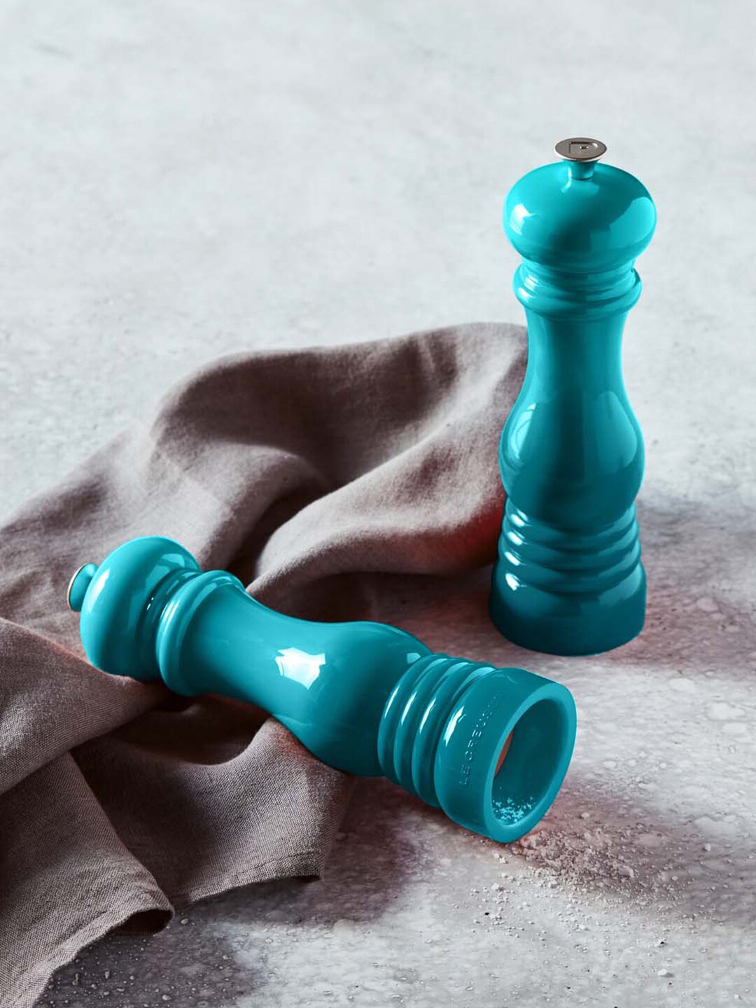 

Le Creuset Teal Blue Class Salt Mill