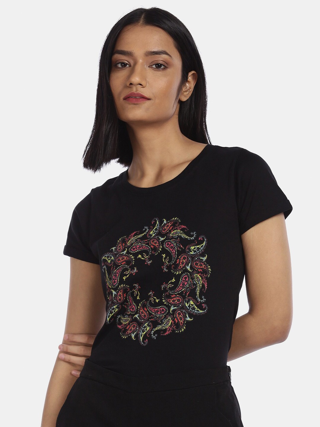 

Sugr Women Black Printed Cotton T-shirt