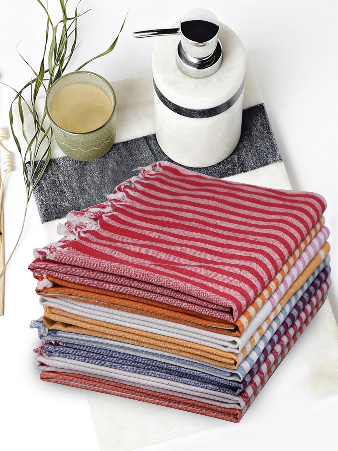 

KLOTTHE Set of 8 Striped 150 GSM Bath Towels, Red