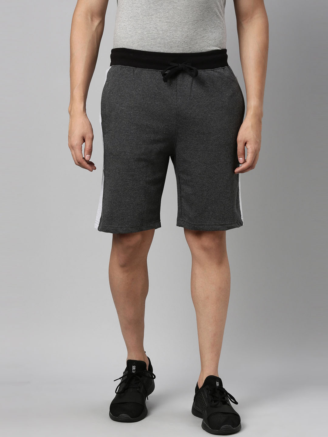 

MADSTO Men Charcoal Grey Colourblocked Mid-Rise Sports Shorts
