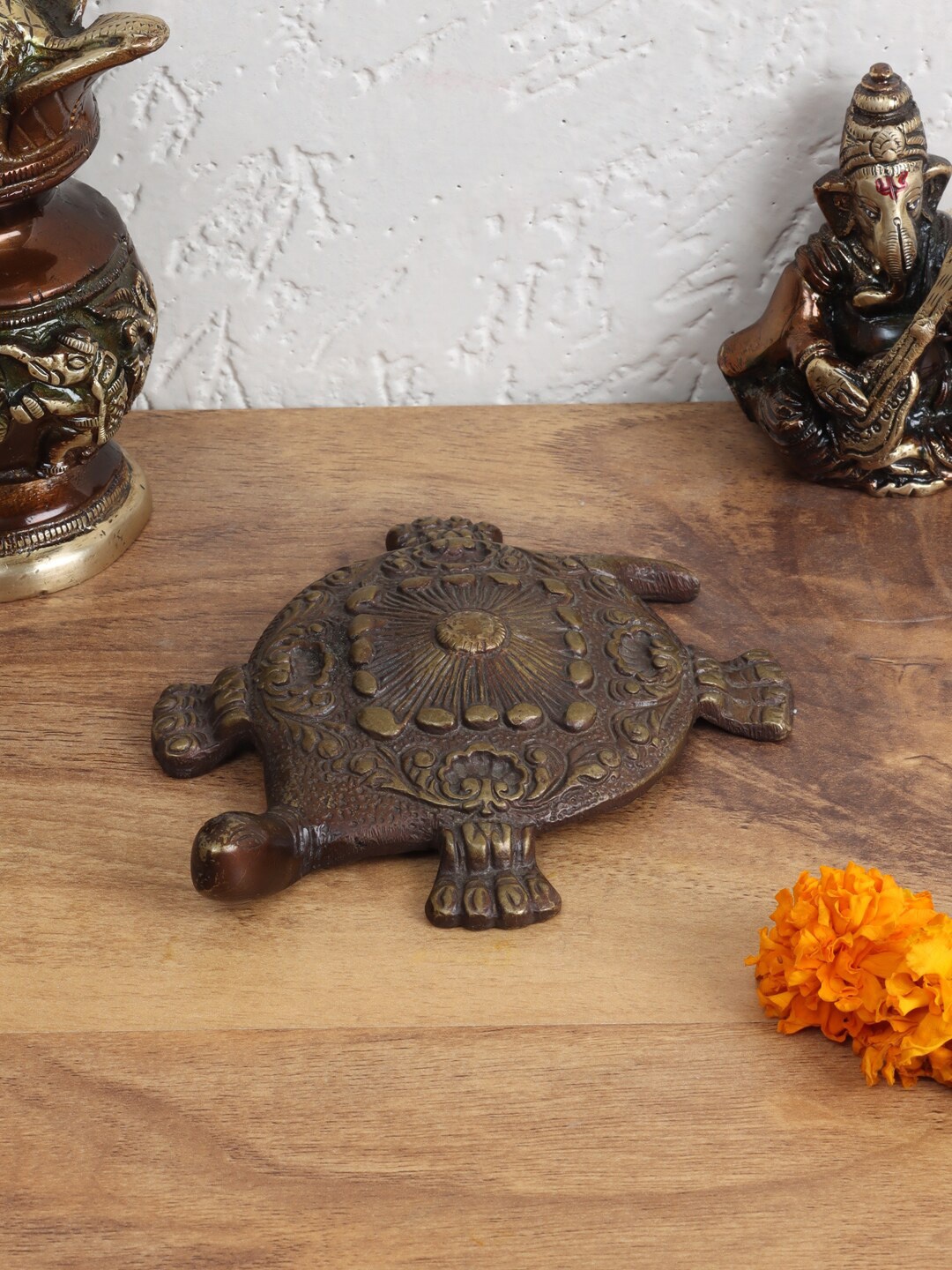 

Aapno Rajasthan Brown Antique Tortoise Brass Showpiece