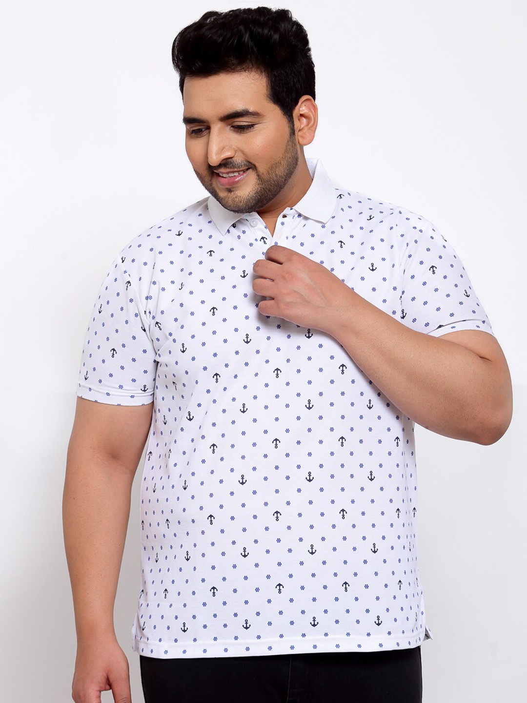 

plusS Men White Printed Polo Collar T-shirt