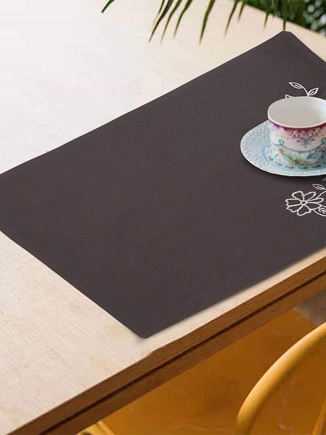 

BLANC9 Grey Set of 8 Embroidered Table Placemats