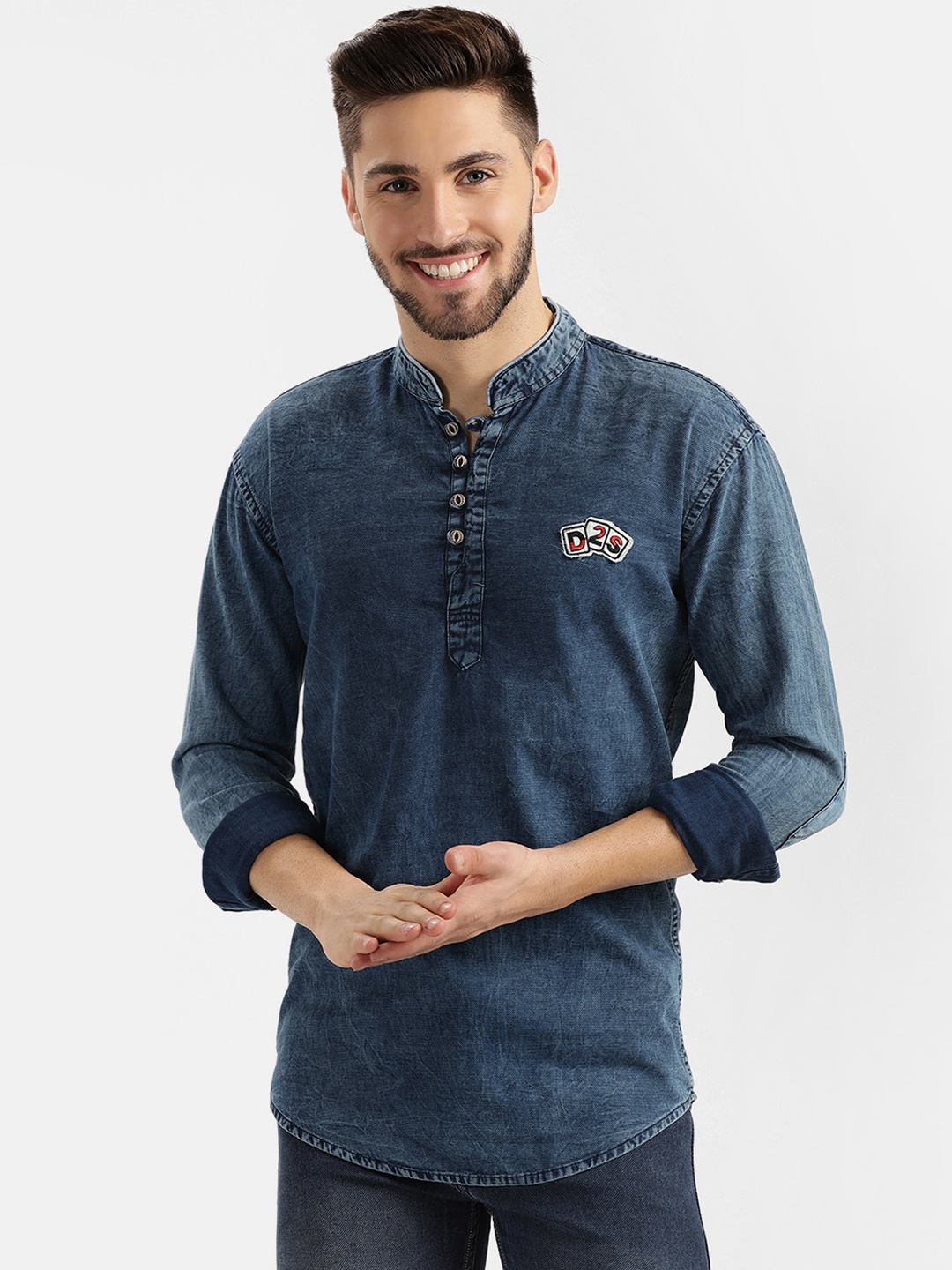 

V2 Value & Variety Men Blue Applique Kurta